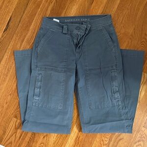 American Eagle Outfitters Women's low rise baggy flare style pants size 00